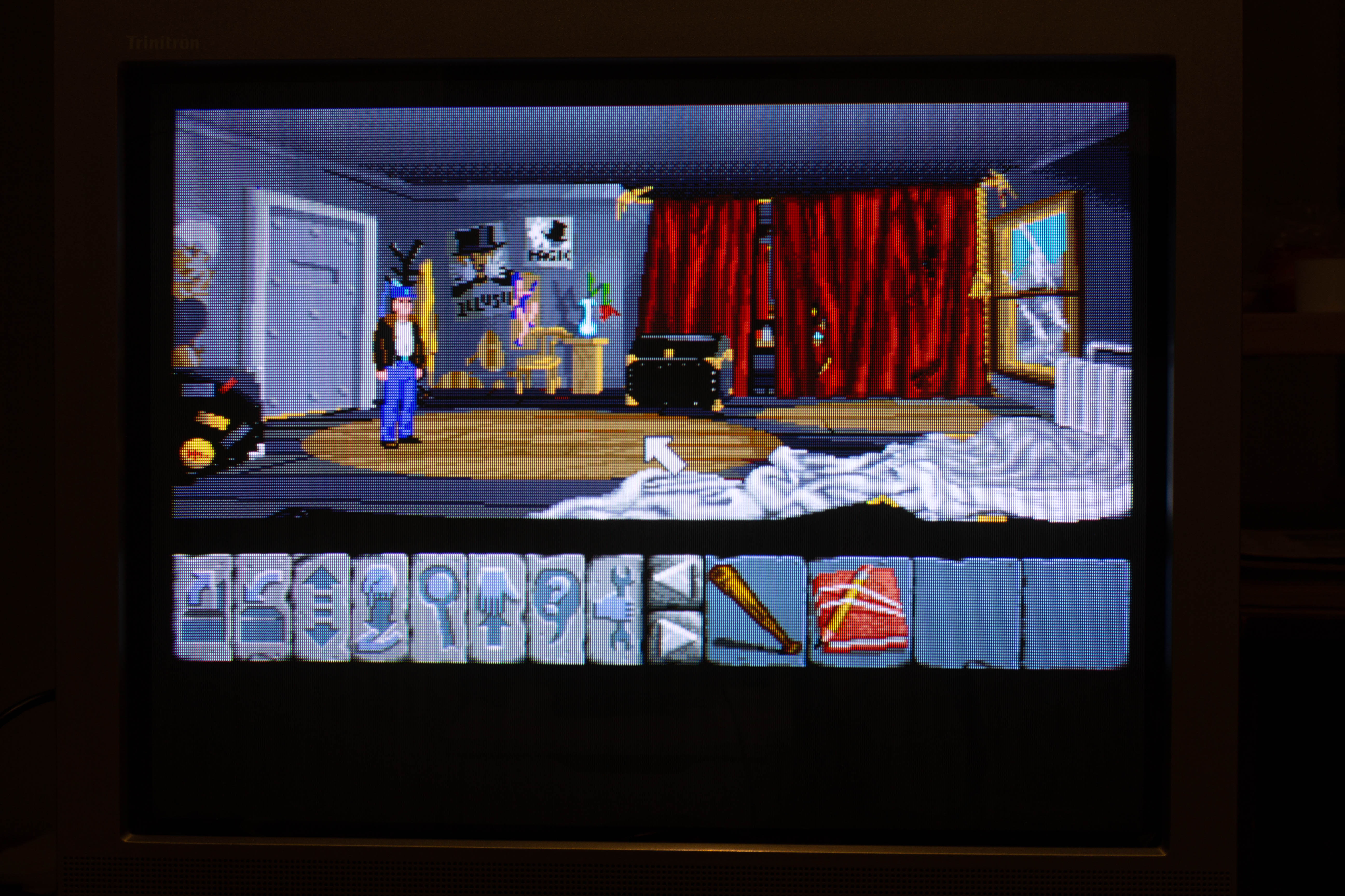 Flight Of The Amazon Queen (Amiga 500)(RGB)(PAL)(Sony KV21FT1K)(!).jpg